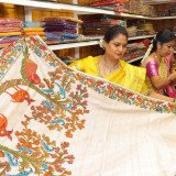 Custom image caption